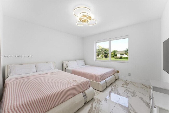 Building Photo - 201 Calle Grande Dr