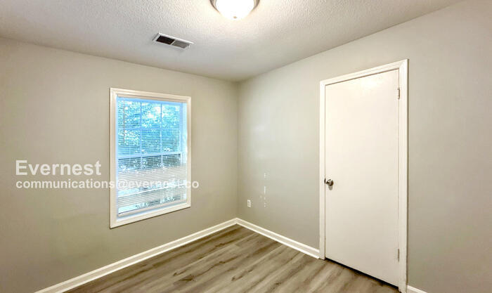 Building Photo - 3674 Ridgemont Ave