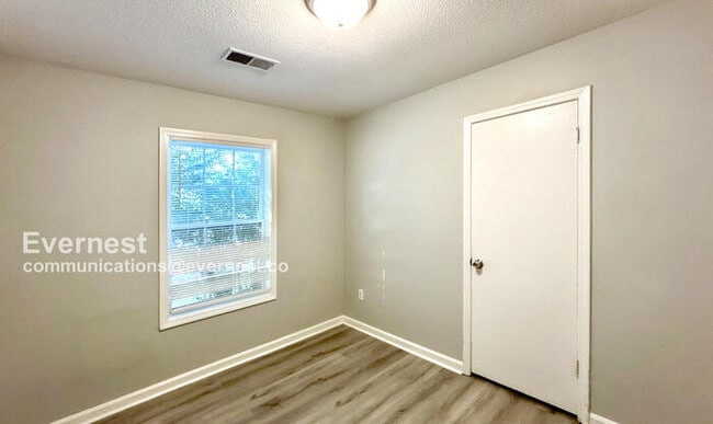 Building Photo - 3674 Ridgemont Ave