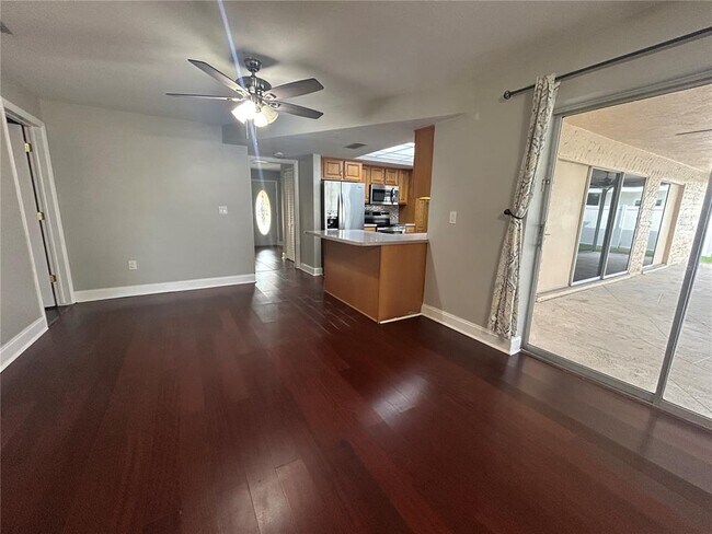 Building Photo - 3143 Fiesta Dr