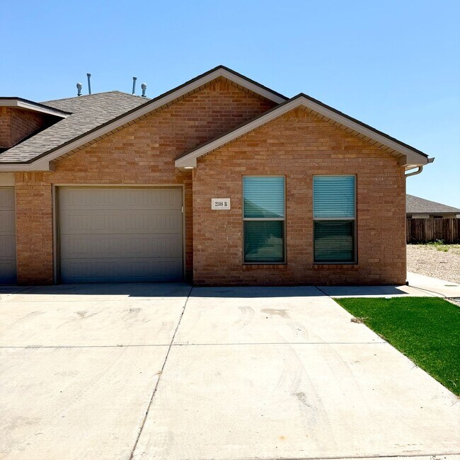 Primary Photo - 2108 N Jayton Ave