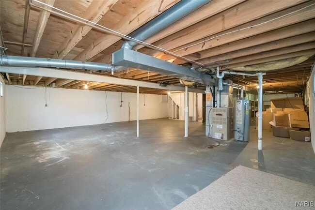 Building Photo - 2018 Creekpoint Dr