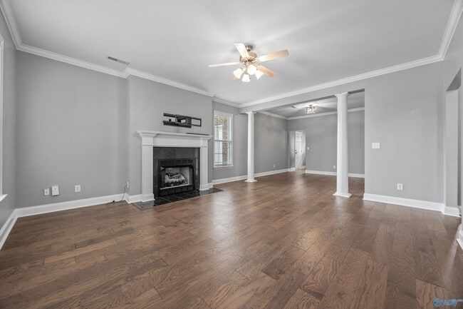 Building Photo - 5104 Frankford Dr SE