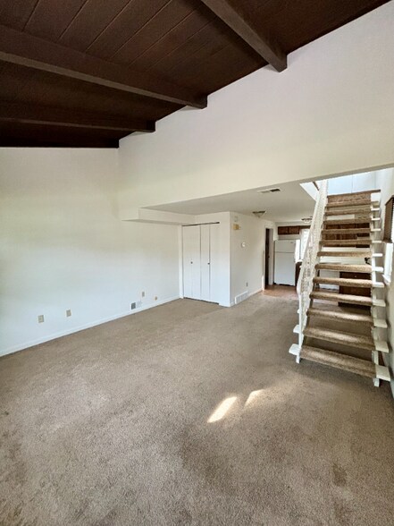 Building Photo - 9 Concord Ct