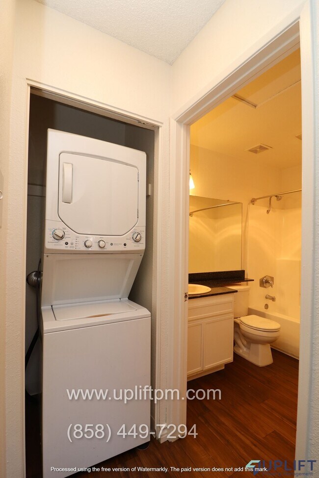 Building Photo - 1475 Graves Ave