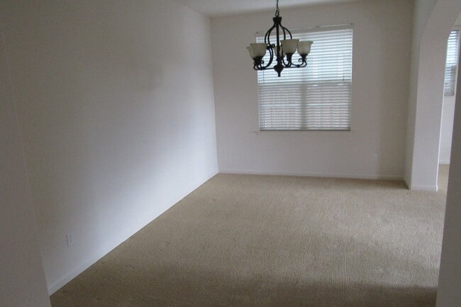 Building Photo - Gorgeous 4 Bed/3 Bath Mountain House Home ...