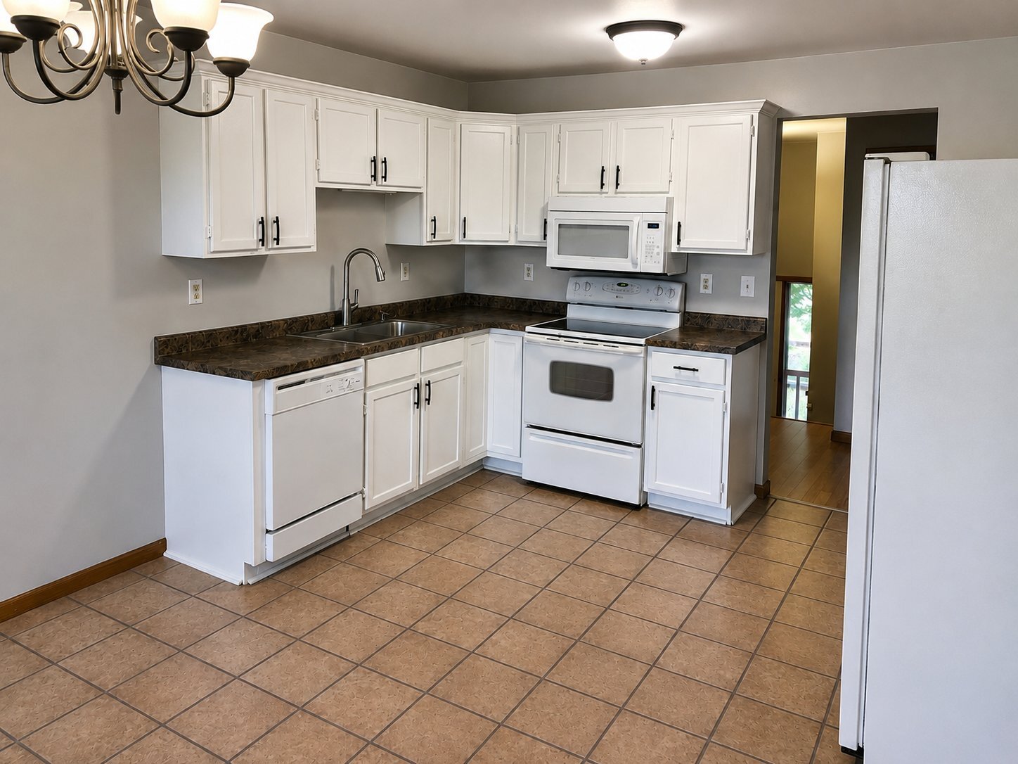 Building Photo - 3320 Rosewood Dr