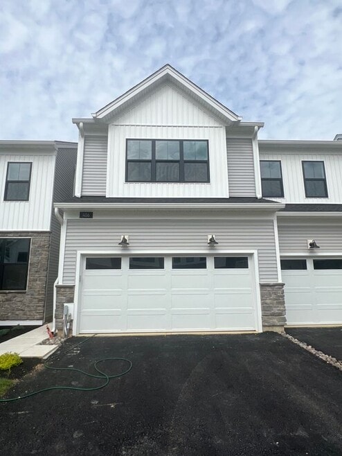 Building Photo - 406 Hartnup St