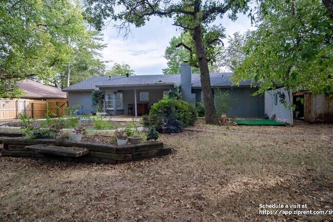 Building Photo - 6829 Shadydale Dr