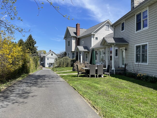 Building Photo - 32 Westville Ave