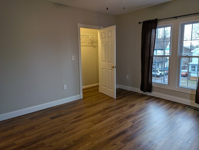 Building Photo - 46 N Fulton St