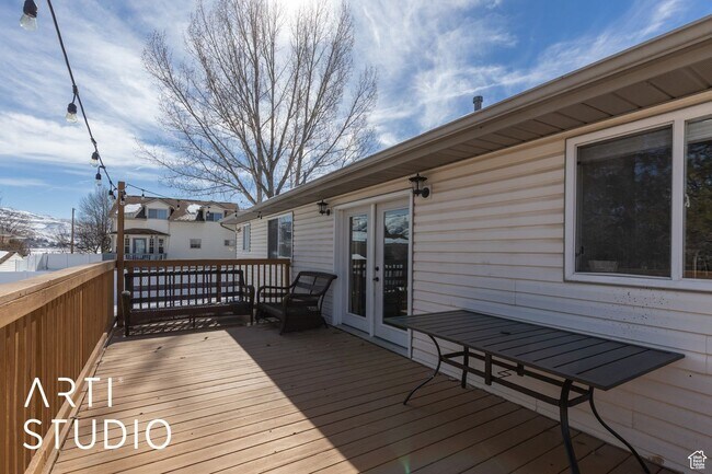 Building Photo - Spacious 5-Bedroom Home in Morgan – $500 O...