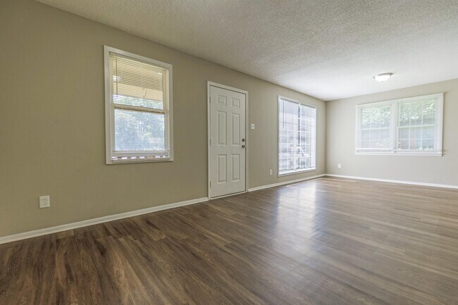 Building Photo - 1024 Mendenhall Cove