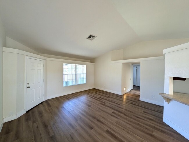 Building Photo - 3 Bedroom Home in the Canyon Run at the Pr...