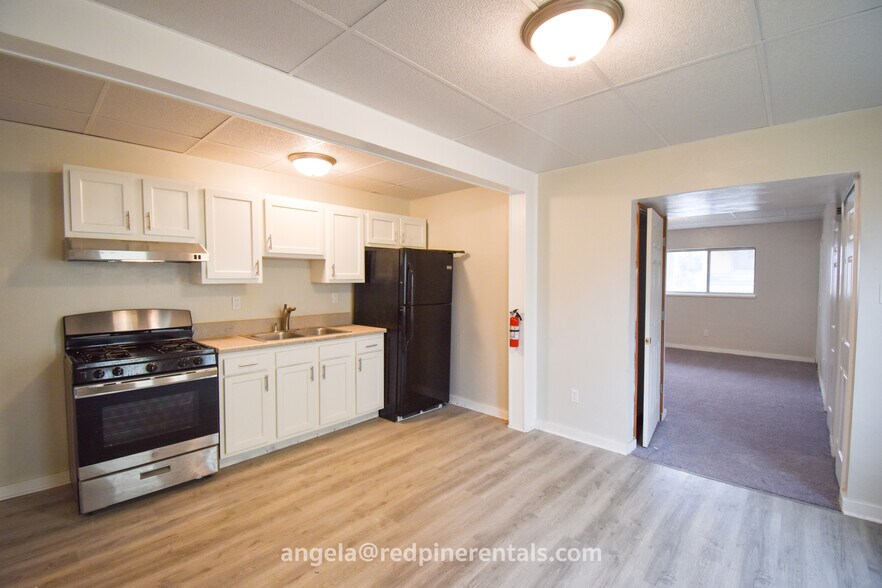 kitchen/dining room - 17 Walnut St