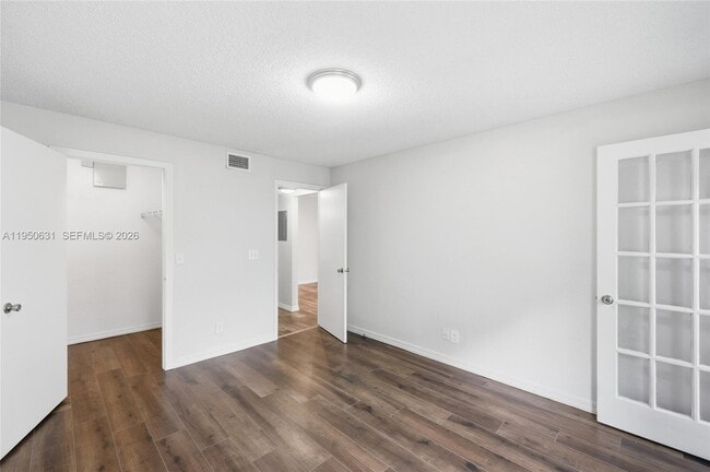 Building Photo - 437 Vista Isles Dr