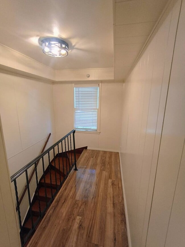 Building Photo - Single Family Home Available