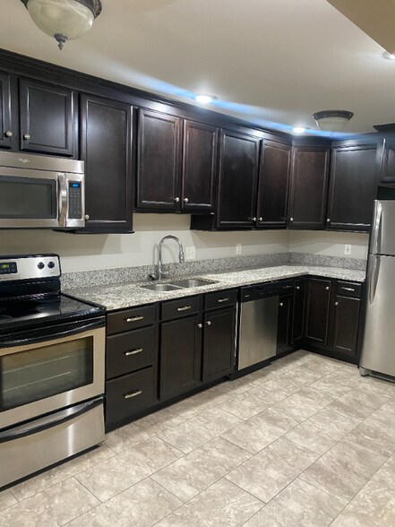 Primary Photo - 316 Stites Ave