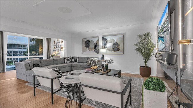 Building Photo - 3051 NE 47th Ct