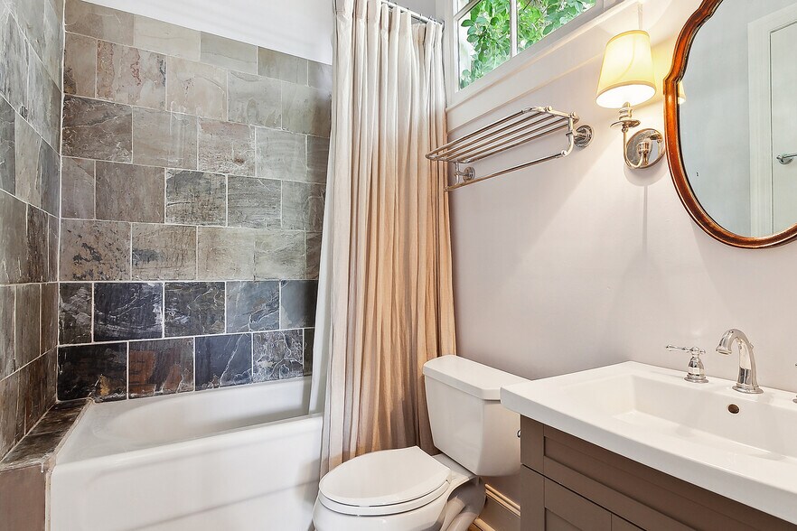 Building Photo - 6222 Laurel St