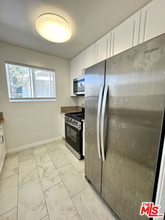 Building Photo - 226 S Gale Dr