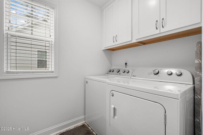 Building Photo - 1275 Tillery Dr