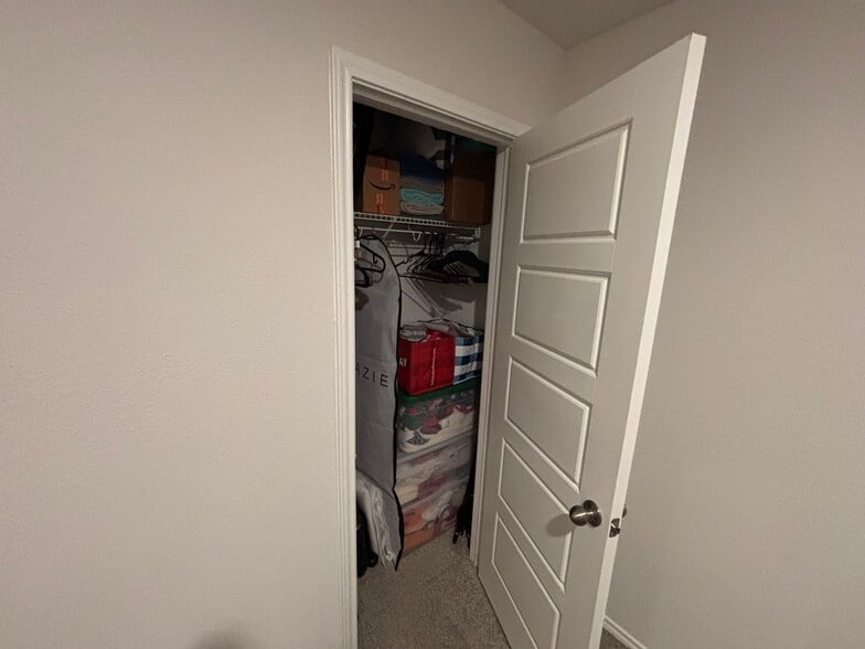 Bedroom 2 closet - 2007 Palmer Pl