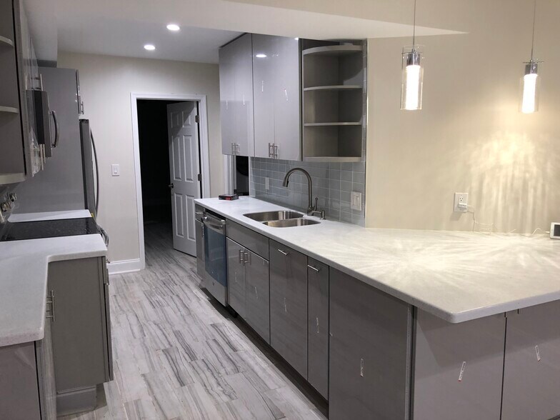 Building Photo - 60 V St NW