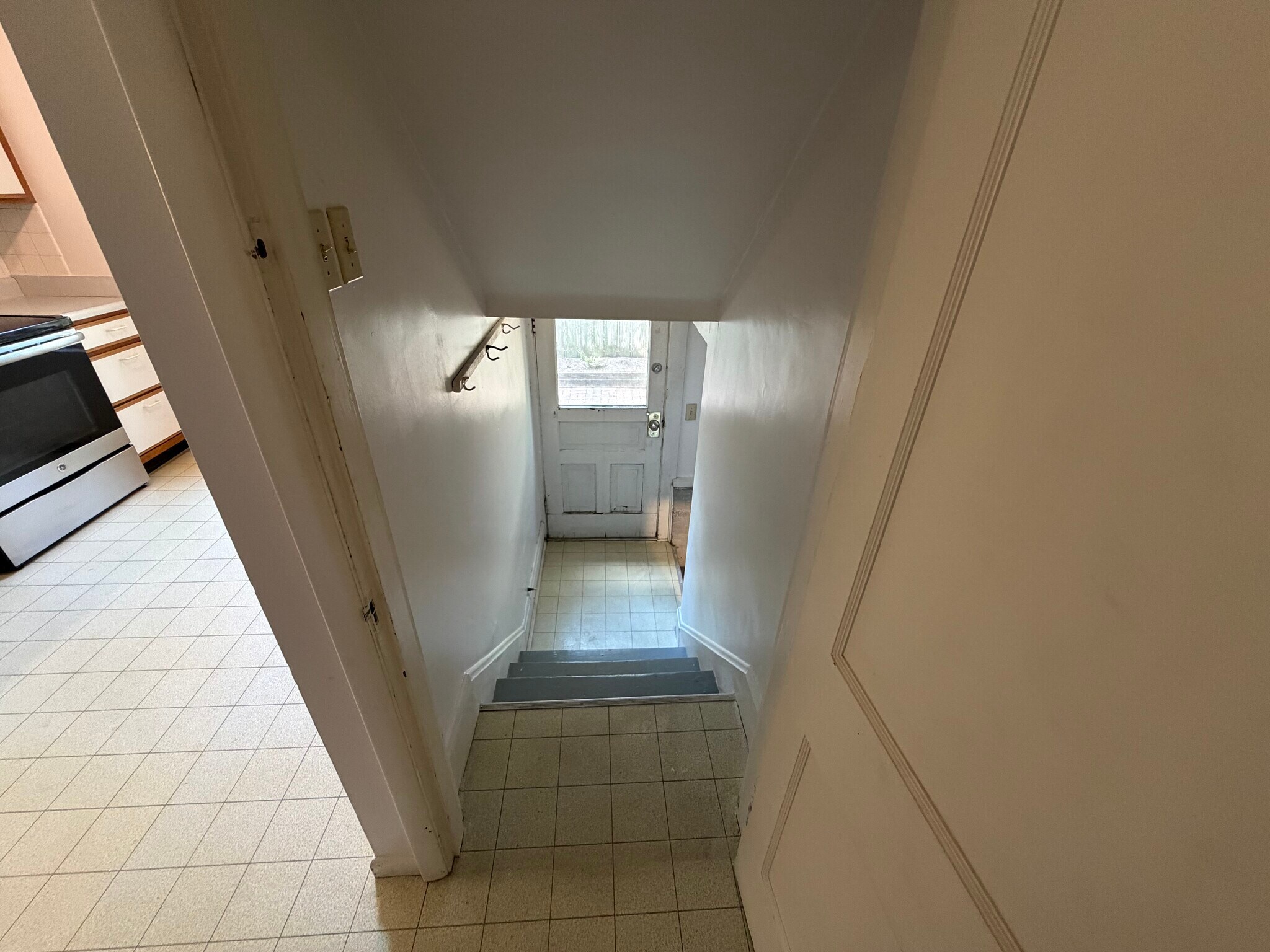 Building Photo - 789 Ebner St