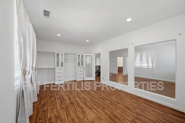 Building Photo - 7167 Elsa Ct