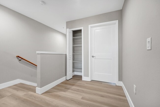 Building Photo - 37 SE 15th Terrace