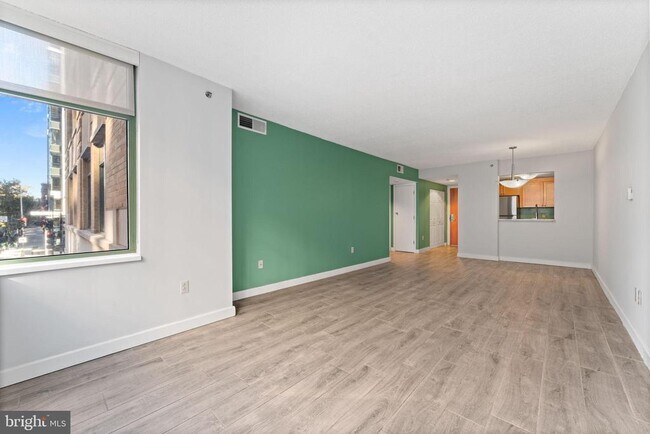 Building Photo - 1150 K St NW