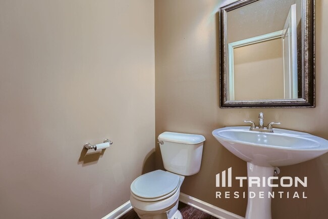 Building Photo - 328 Cliffhaven Cir