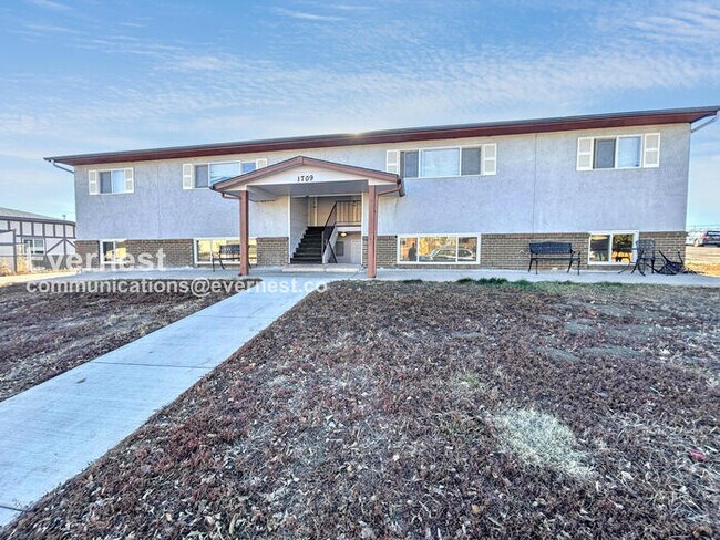 Building Photo - 1709 Hampton S