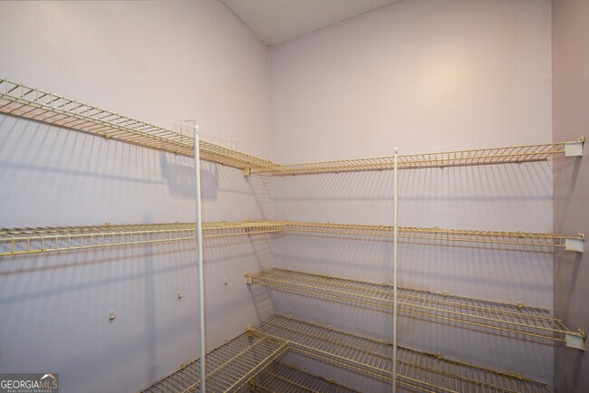 Building Photo - 955 Juniper St NE