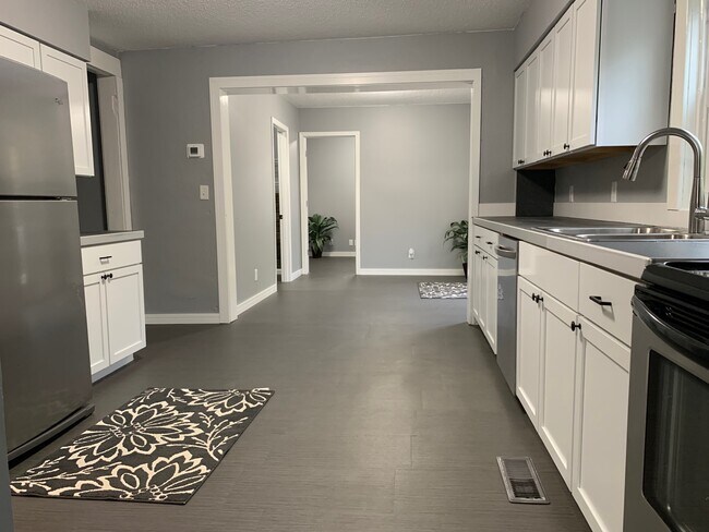 Kitchen - 409 State St E