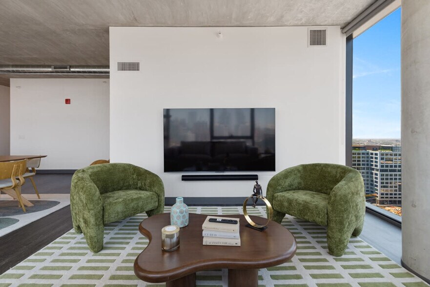 Building Photo - 1314 W Randolph St