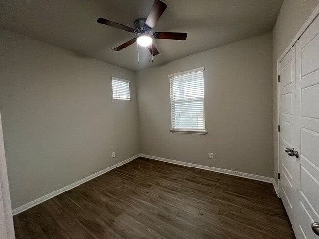 Building Photo - Beautiful 3/2 Single Story Home in Cibolo, TX