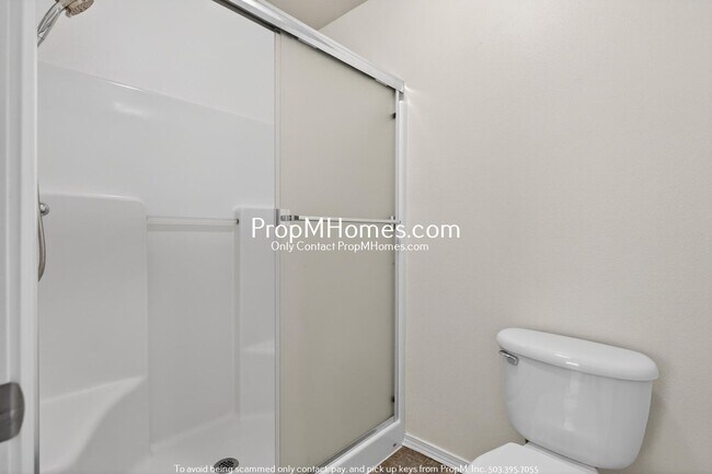 Building Photo - Gorgeous Updated Home in Witch Hazel!