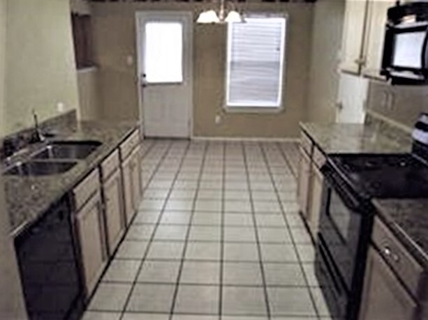 Building Photo - 1699 Wildrose Dr