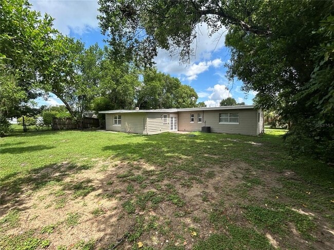 Building Photo - 2886 Carew Ave