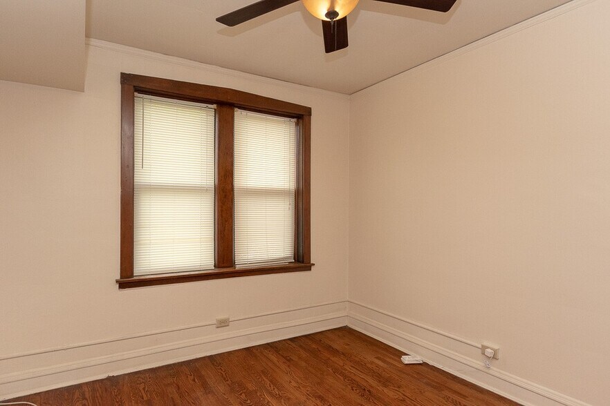 Building Photo - 3617 N Paulina St