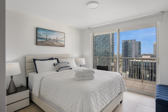 Bedroom - 1200 Brickell Bay Dr