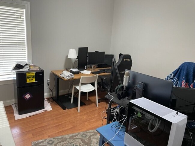 Building Photo - Great 3 BR 3.5 BA in Aspen Ridge.