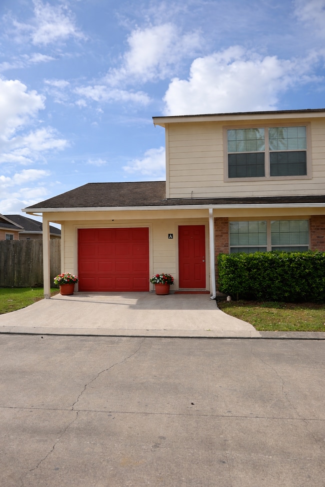 Building Photo - 21473 W Wallis Dr