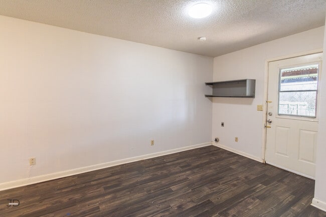 Building Photo - 2913 S Bandera Dr