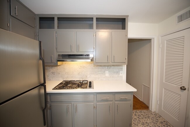 Building Photo - Spacious 2 Bedroom w/ Pool Less Than 1 Mile From Heart of Buckhead!!