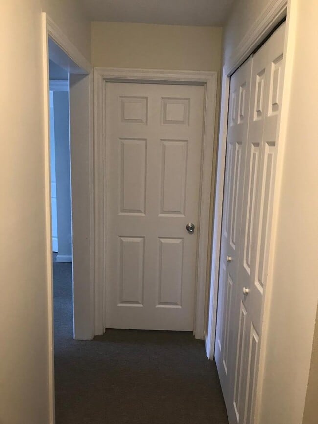 Building Photo - 245 Colonial Ave