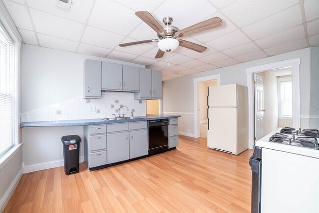 Building Photo - 18 Gage St