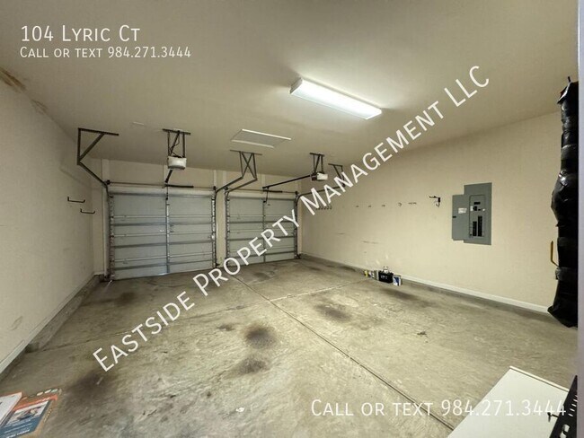 Building Photo - 104 Lyric Ct